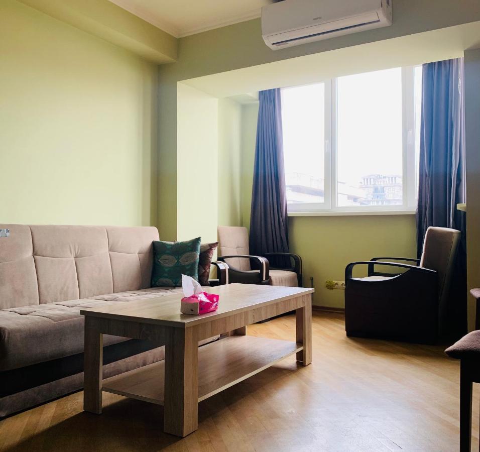 Cozy Apartment Near Republic Square Jerevan Buitenkant foto